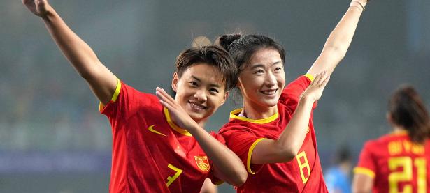 开云体育官网-包含中国女足再下一城，斩获世界女足赛事冠军的词条