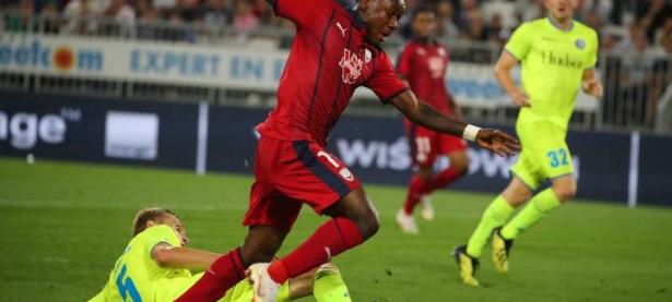 开云体育官网入口-波尔多巧夺胜利，掌握比赛节奏