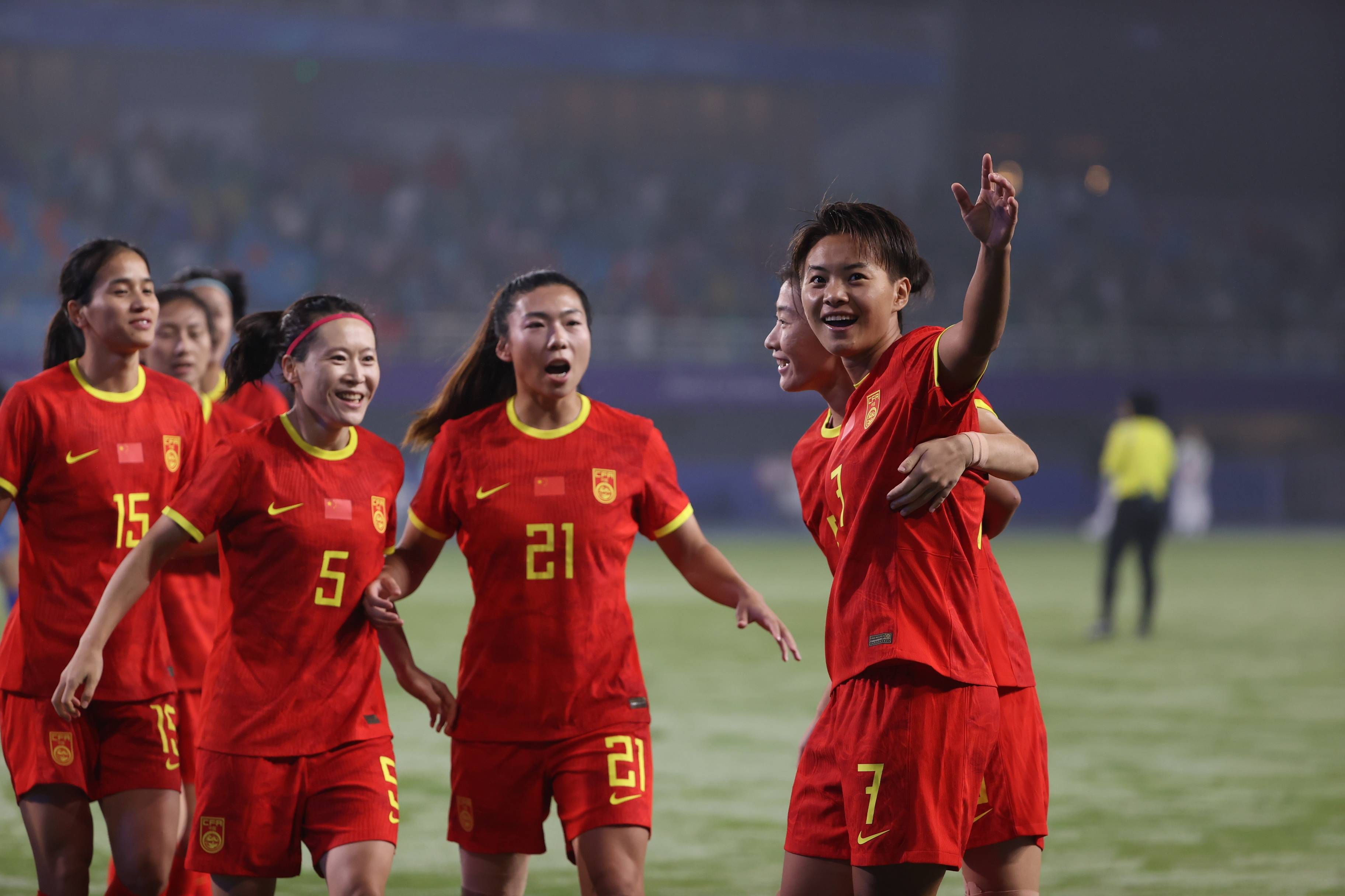 包含布基纳法索女足队备战国际杯的词条