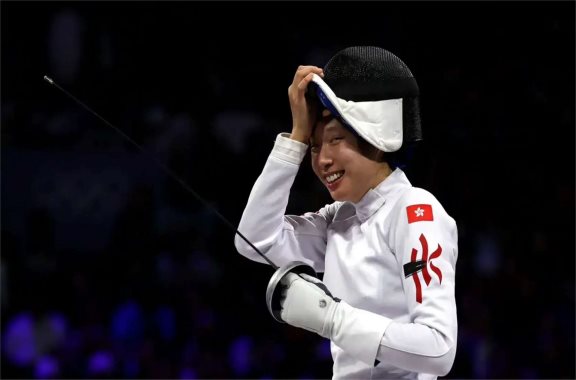 包含韩国选手斩获击剑比赛金牌技高一筹的词条