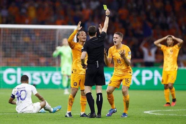 包含俄罗斯双杀杰尔！挺进欧预赛正赛的词条