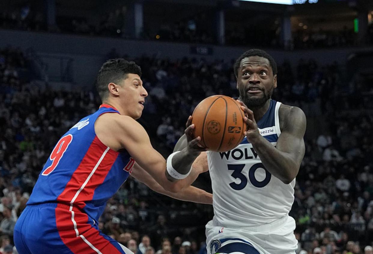 爵士双核联手发威，击败骑士止住连败的简单介绍