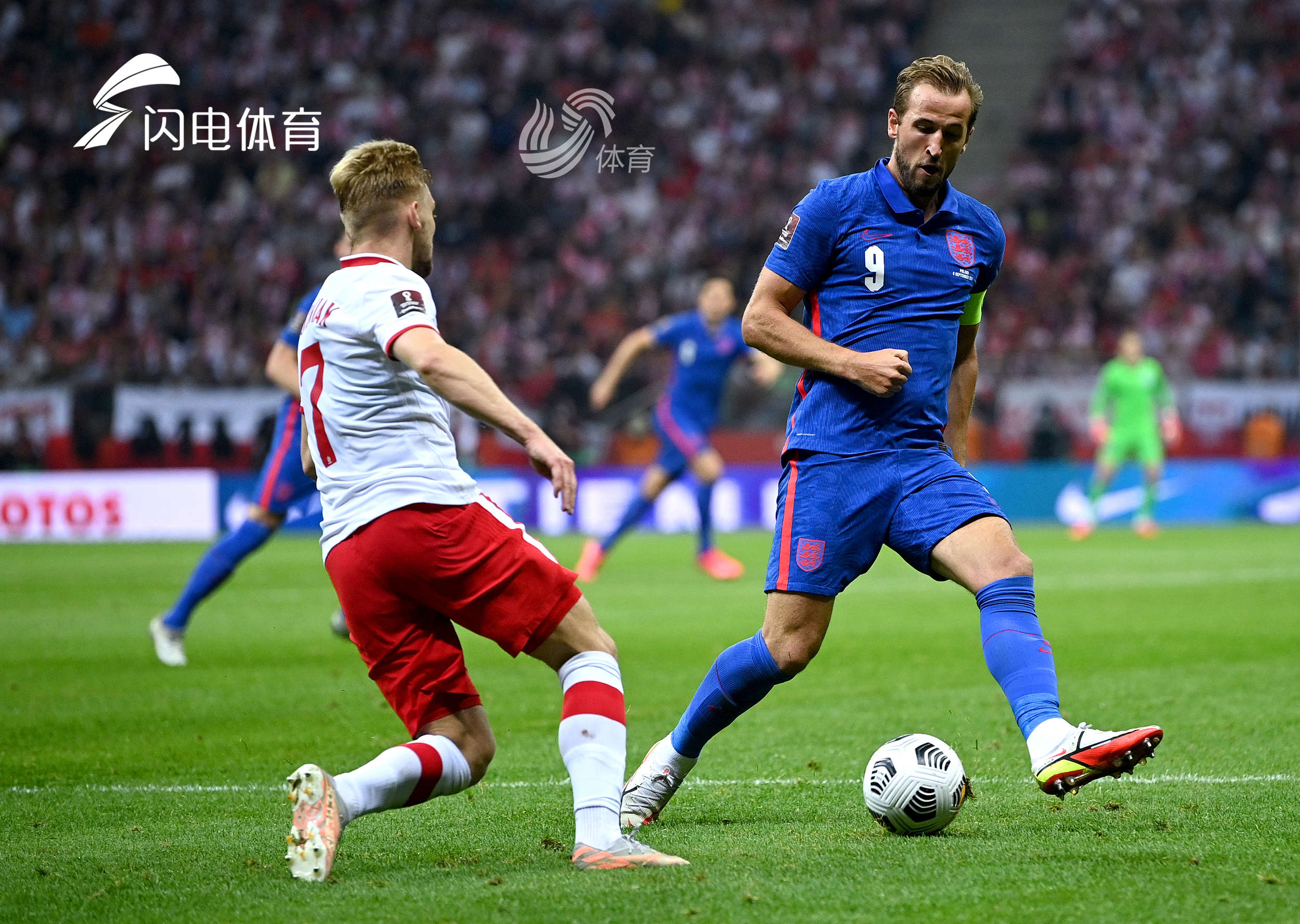英格兰挑战波兰，谁将在比赛中占据主动？