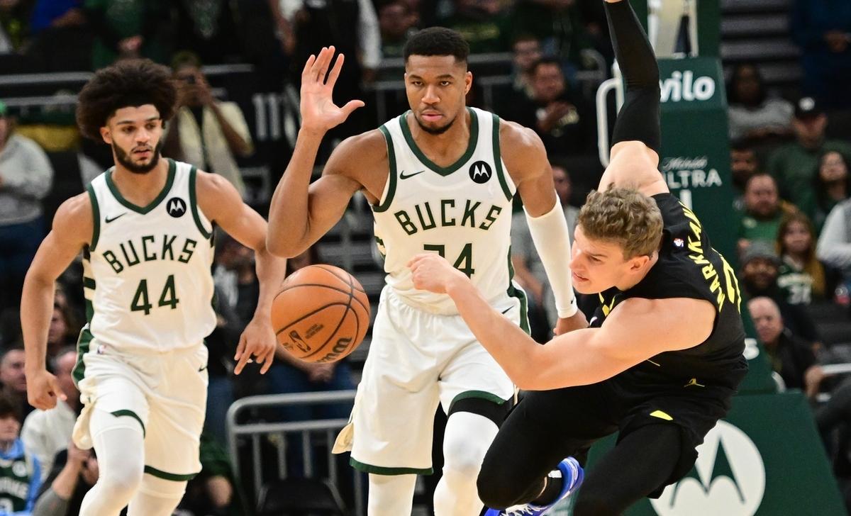 雄鹿豪取五连胜，完胜爵士